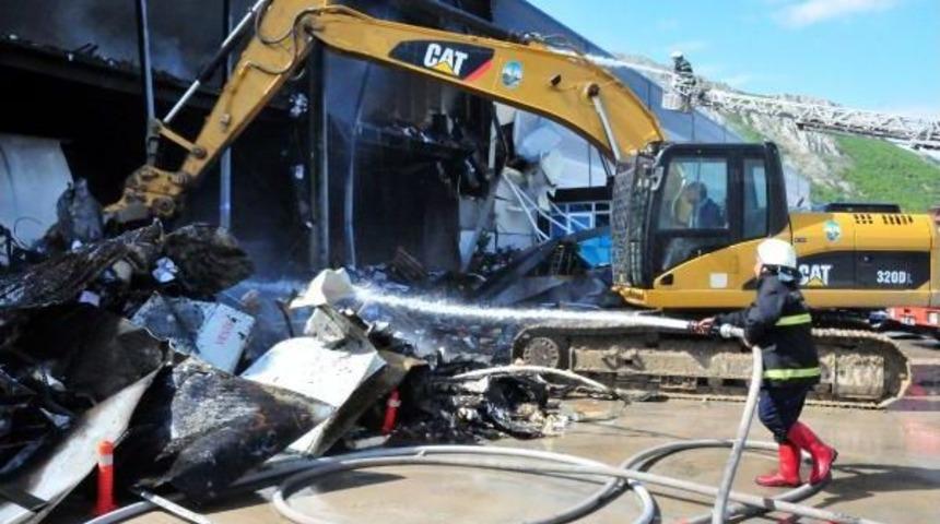 Tokat'ta Organize Sanayi B&ouml;lgesinde Yangın (2)