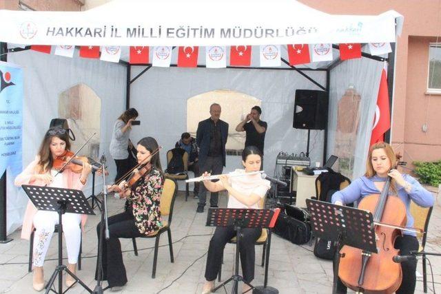 Hakkari’de 4006 Tübitak Bilim Şenliği