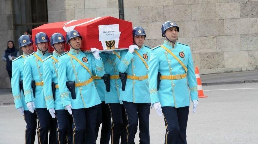 18. D&ouml;nem İ&ccedil;el Milletvekili Ekin Dikmen İ&ccedil;in T&uuml;rkiye B&uuml;y&uuml;k Millet Meclisi&rsquo;nde T&ouml;ren D&uuml;zenlendi