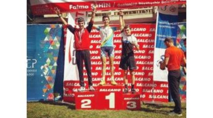 Nil&uuml;fer Belediyespor Bisiklet Takımı Zirvede