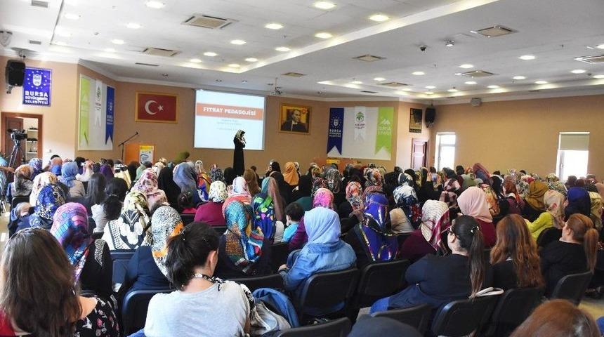 "bağırmayan Anneler" Konferansı
