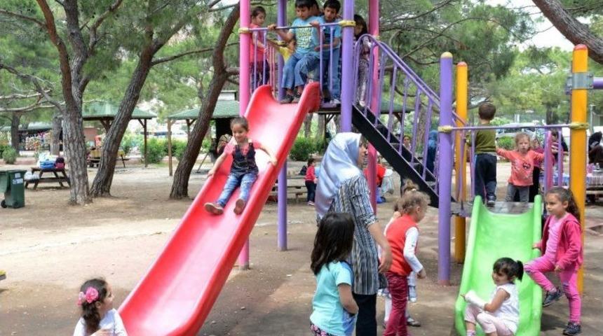 B&uuml;y&uuml;kşehir Aile Eğitim Merkezleri Piknikte Buluştu