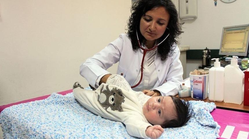 Uzmanlardan Gaz Sancısı Olan Bebeklerin Annelerine Uyarılar