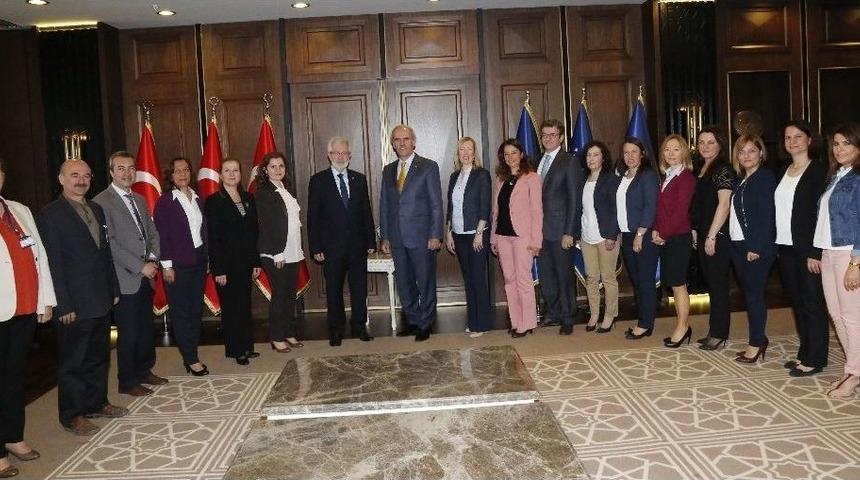 İmzalar &Ccedil;evre İ&ccedil;in Atıldı