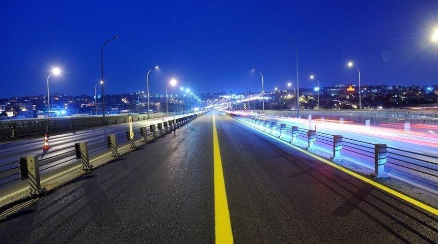 İstanbul&rsquo;da Trafiği Aksatmayan &lsquo;taşımalı&rsquo; Asfalt &Ccedil;alışması