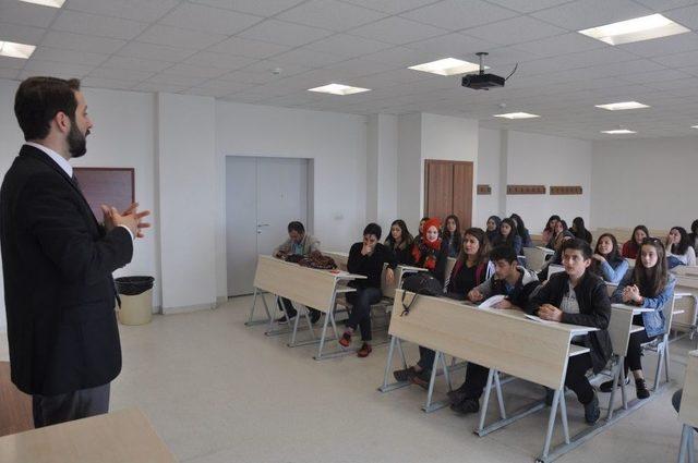 Lisesi Öğrencilerinden Düzce Üniversitesine Ziyaret