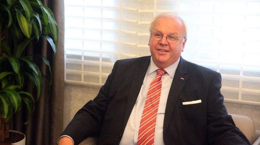 Alman B&uuml;y&uuml;kel&ccedil;i, İncirlik Krizini &Ccedil;&ouml;zmeye &Ccedil;alıştıkların S&ouml;yledi