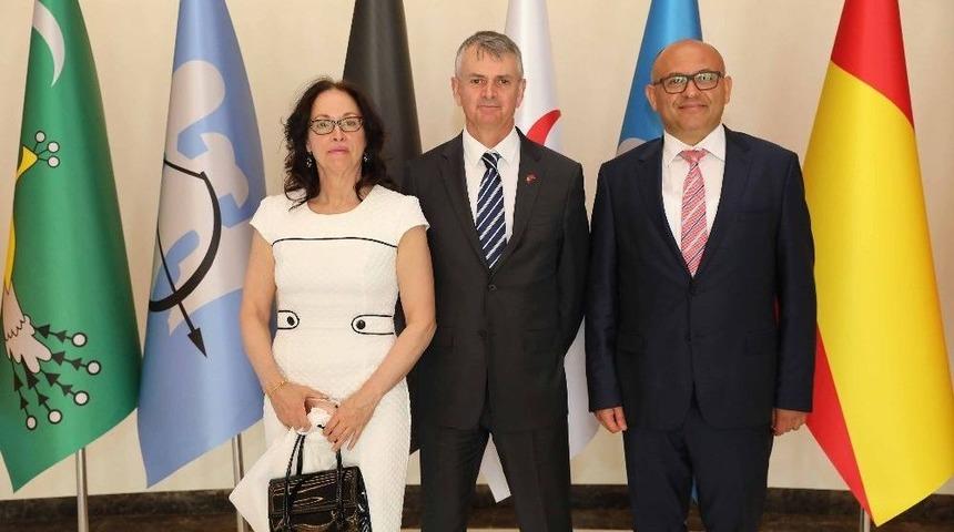 B&uuml;y&uuml;kel&ccedil;i Cooter: &ldquo;antalya&rsquo;nın G&uuml;neşine Talibiz&rdquo;