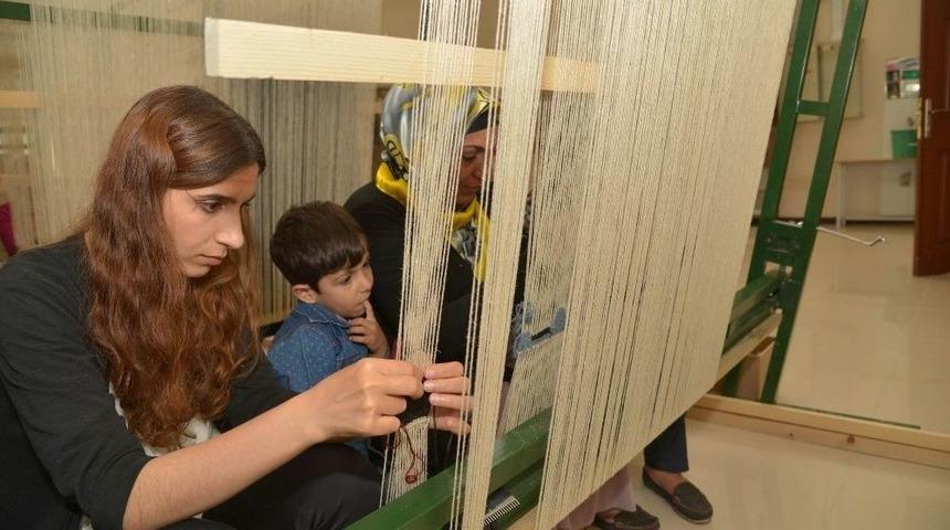 Diyarbakır&rsquo;da Kilim Dokuma Kursu A&ccedil;ıldı