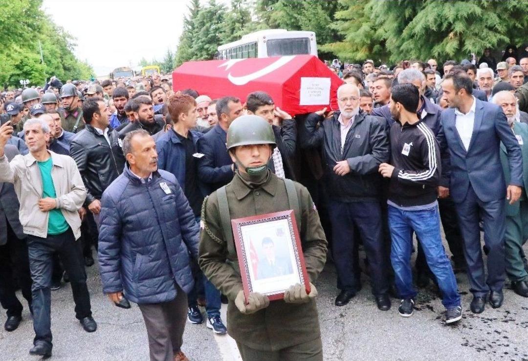 Şehit Uzman &Ccedil;avuş G&ouml;zyaşlarıyla Uğurlandı