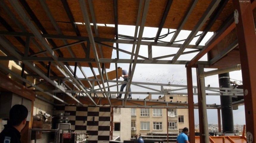 Evine Vin&ccedil;le Girmesine Neden Olan Konukevi Yıkıldı