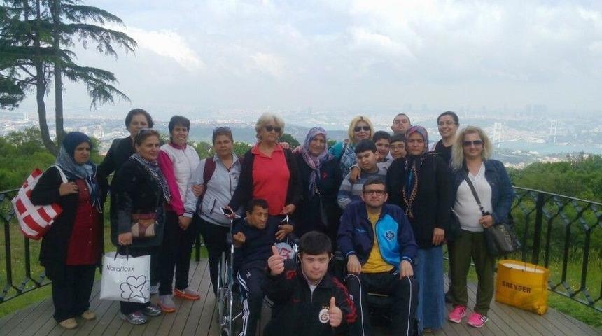 Adanalı Engelliler İstanbul&rsquo;u Gezdi