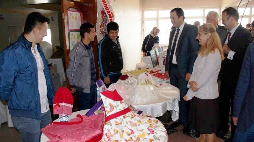 Engelli &Ouml;ğrencilerin Yıl Sonu Sergisi Beğeni Topladı