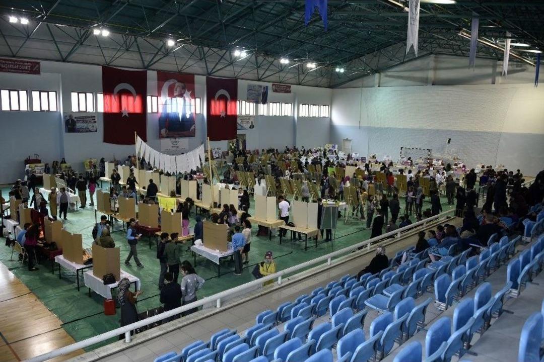 Geleceğin Bilim Adamları Spor Salonuna Sığmadı