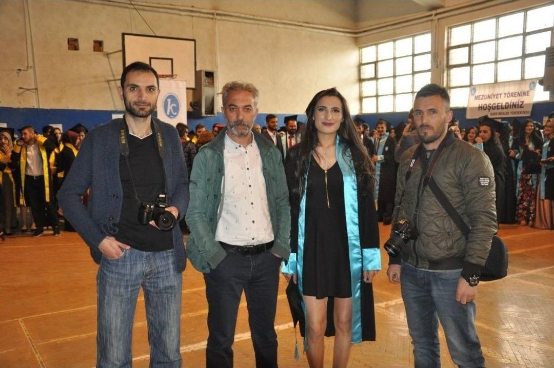 Mezun Olan Rts &Ouml;ğrencilerine Gazeteci Ağabeylerinden S&uuml;rpriz