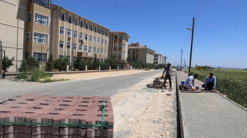 Adıyaman Belediyesinden Okul Yoluna Kaldırım &Ccedil;alışması