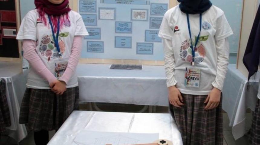 İmam Hatipli Kızlardan Bilim Fuarı