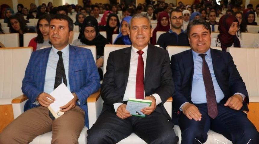 Abbas G&uuml;&ccedil;l&uuml; Bismil&rsquo;de &Ouml;ğrencilerle Bir Araya Geldi