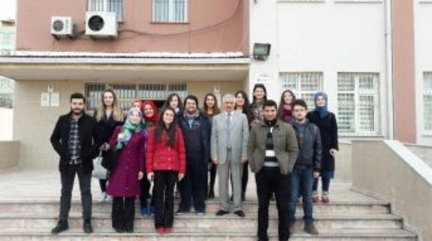 S&ouml;ğ&uuml;tl&uuml;&ccedil;eşme Miniklerine Sıfırdan K&uuml;t&uuml;phane