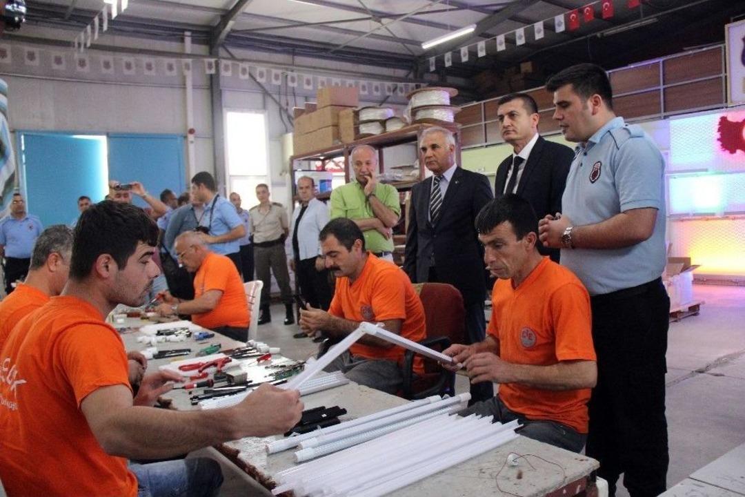 İskenderun Cezaevi Fabrika Gibi &Ccedil;alışıyor