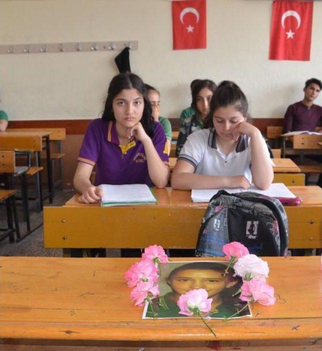 Kalp Krizinden Ölen Liseli Büşra'nın Sınıfında Hüzün