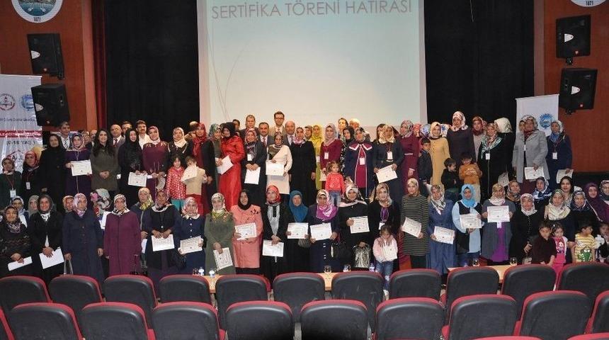 0-18 Yaş Aile Eğitimi Sertifika T&ouml;reni Yapıldı