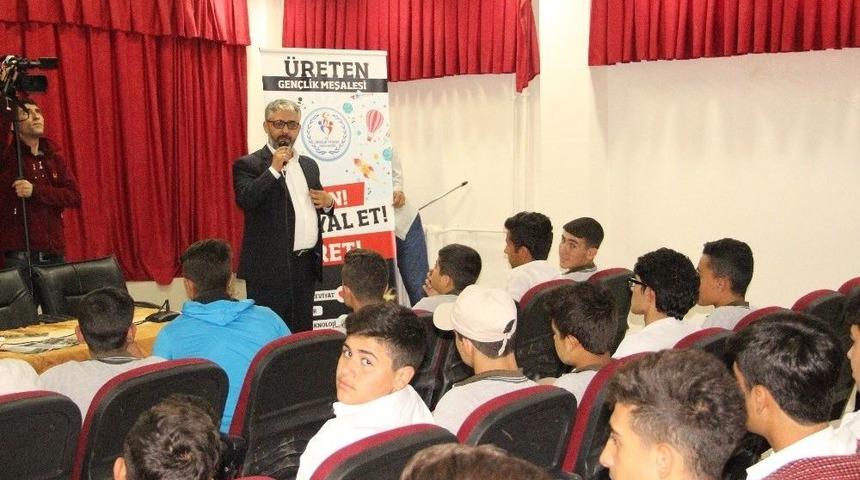 &lsquo;&uuml;reten Gen&ccedil;lik&rsquo; Projesinde Gazeteci Erem Şent&uuml;rk &Ouml;ğrencilerle Buluştu