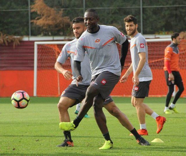 Adanaspor’da Medipol Başakşehir Maçı Hazırlıkları Başladı