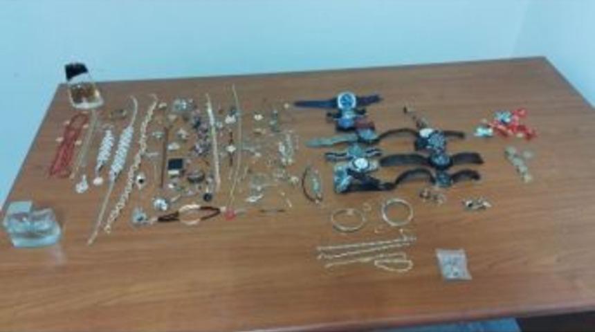 İş Yerinden Hırsızlık Yapan 2 Kişi Tutuklandı