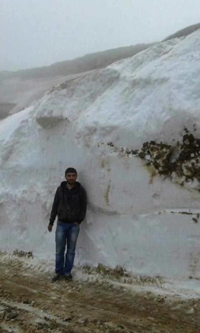 Tokat’ta Karla Kaplı Yayla Yolu Ulaşıma Açıldı