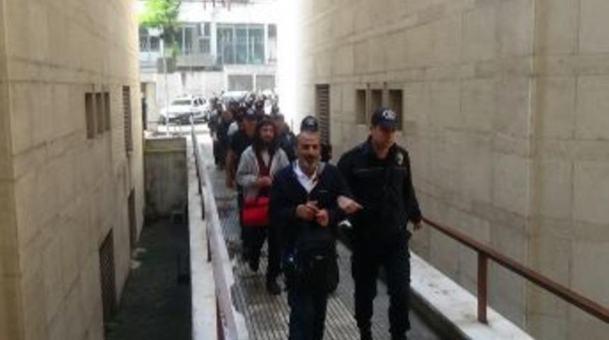 Sosyal Medyadan Pkk Propagandası Yapan 8 Kişi Tutuklandı