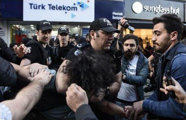 Beşiktaş'da Açlık Grevi Destek Eylemine Polis Müdahalesi