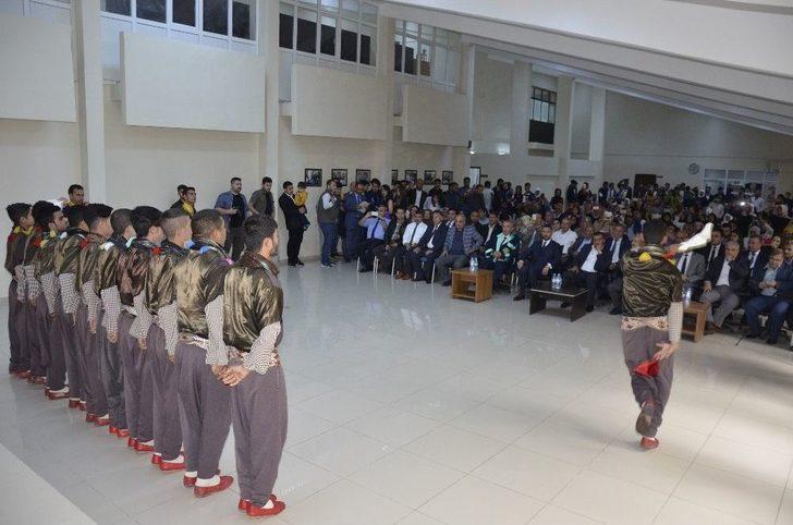 Siverek Meslek Yüksekokulunda Mezuniyet Sevinci G2