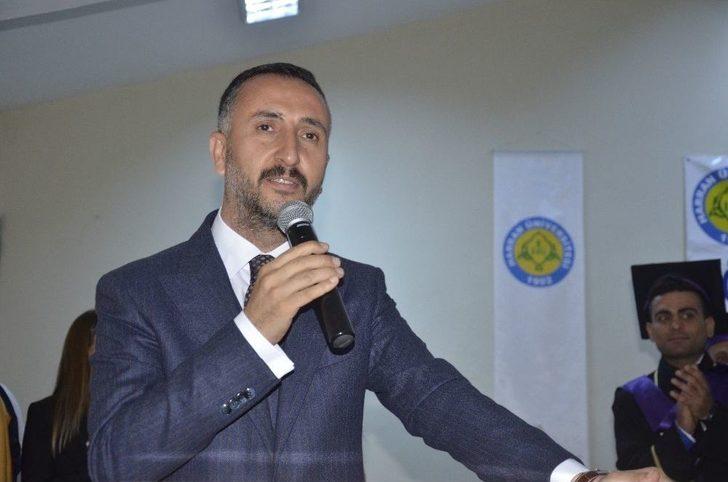 Siverek Meslek Yüksekokulunda Mezuniyet Sevinci G4