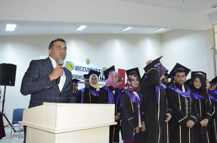 Siverek Meslek Yüksekokulunda Mezuniyet Sevinci G5