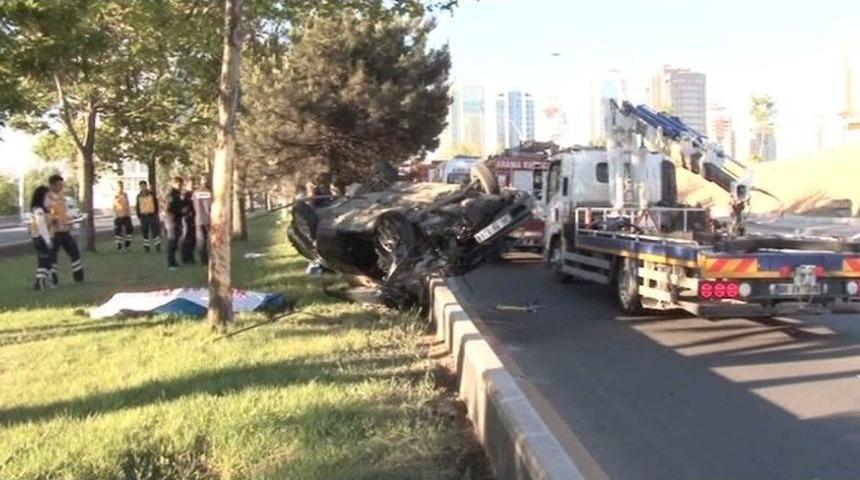 Hurdaya D&ouml;nen Otomobilde Sıkışan S&uuml;r&uuml;c&uuml; Hayatını Kaybetti