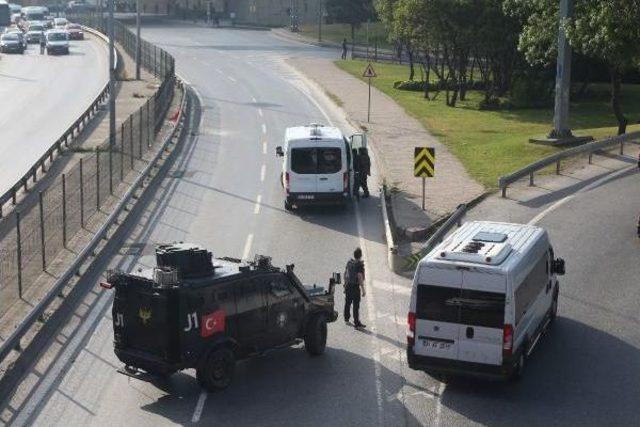 Şüpheli Pankart Okmeydanı Bağlantı Yolunu Trafiğe Kapattırdı