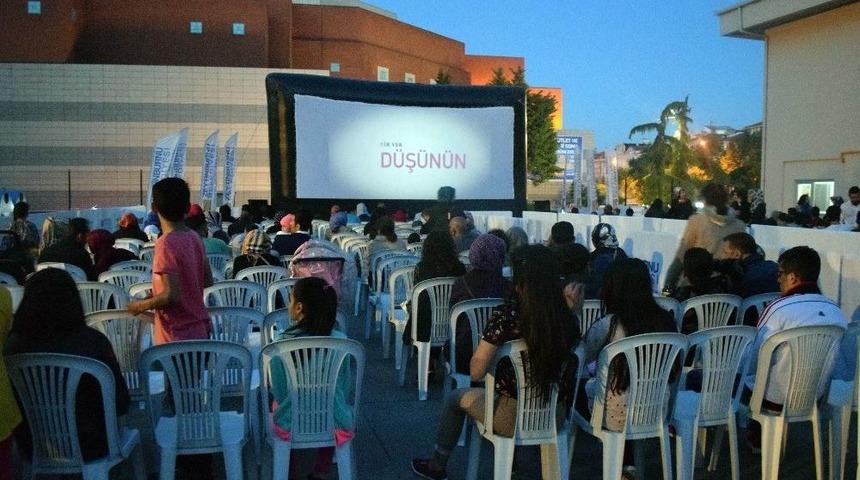 A&ccedil;ık Havada Aile Boyu Sinema Keyfi