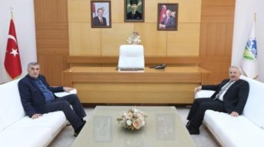 Başkan To&ccedil;oğlu, T&uuml;vasaş M&uuml;d&uuml;r&uuml;n&uuml; Ağırladı