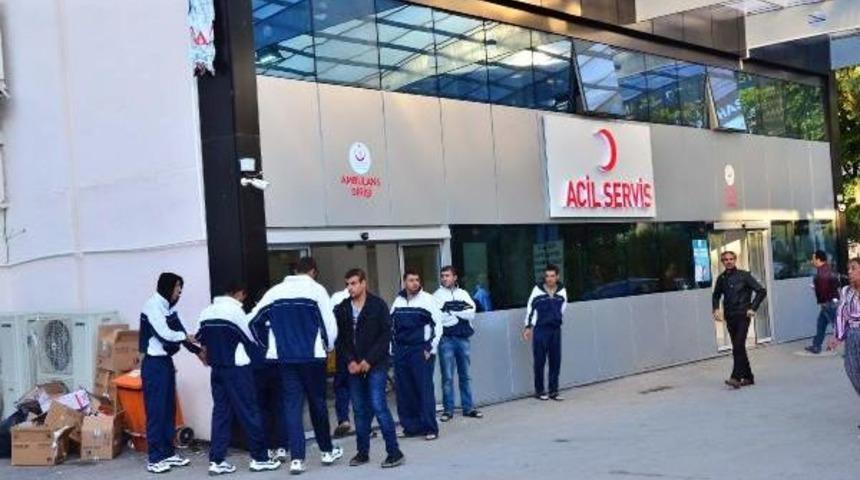 Manisa'da Yemekten Zehirlenen150 Asker Hastanelik Oldu