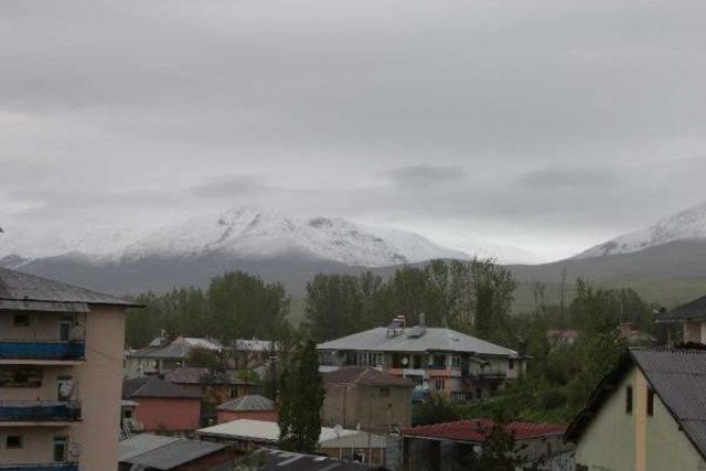 Varto'da Dağlara Kar Yağdı