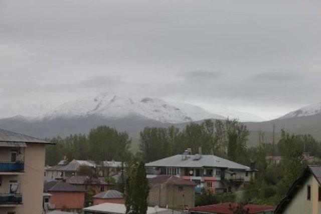 Varto'da Dağlara Kar Yağdı