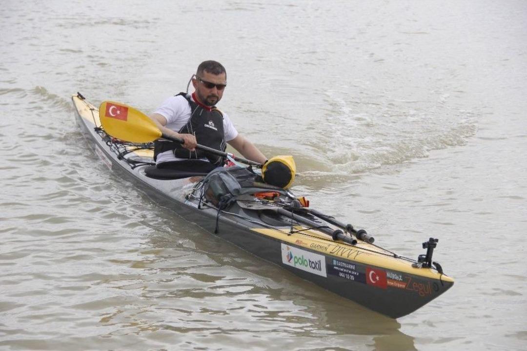 Sigara Ve Uyuşturucuya Karşı Kano İle Karadeniz&rsquo;e A&ccedil;ılan Şahıs Samsun&rsquo;a Ulaştı