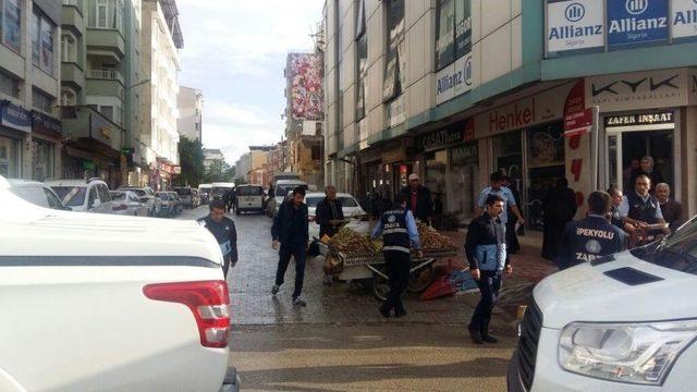 İpekyolu Belediyesinden Seyyar Satıcı Ve Çadır Operasyonu