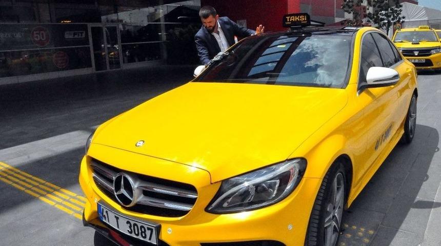 (özel Haber) 200 Bin Liralık Lüks Otomobili Taksiye Çevirdi