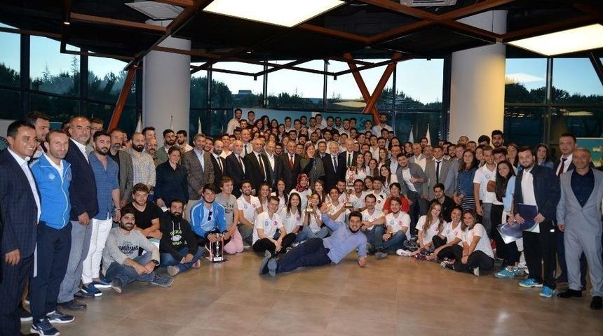 Uludağ &Uuml;niversitesi&rsquo;nden Başarılı Sporculara &lsquo;teşvik &Ouml;d&uuml;l&uuml;&rsquo;