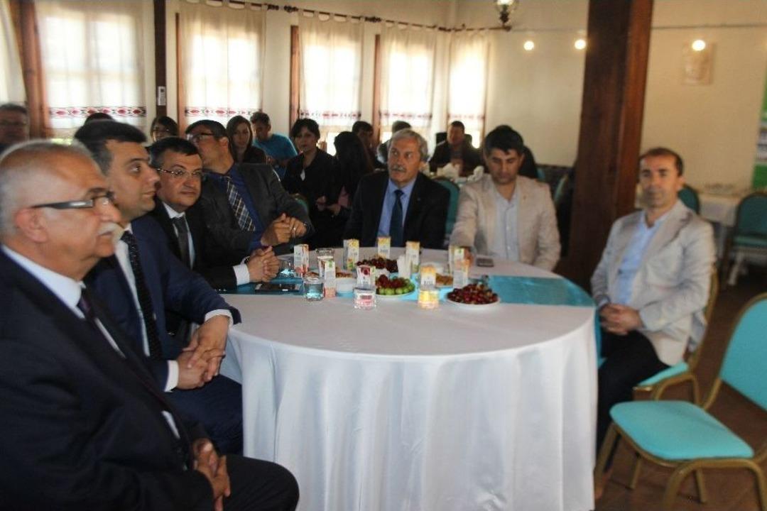 &rsquo;mutlu İnsan, Mutlu Turist, Mutlu Esnaf&rsquo; Projesi Tanıtım Toplantısı