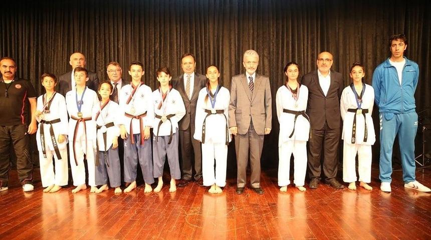 El Emeği G&ouml;z Nuru Eserler Sincan&rsquo;da G&ouml;r&uuml;c&uuml;ye &Ccedil;ıktı