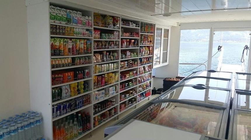 Carrefoursa Mavi, &ldquo;tekneye Ne Lazımsa&rdquo; Diyerek Denize A&ccedil;ıldı