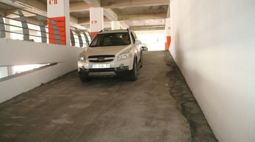 Devrek&rsquo;te Katlı Otopark Vatandaşların Hizmetine A&ccedil;ıldı